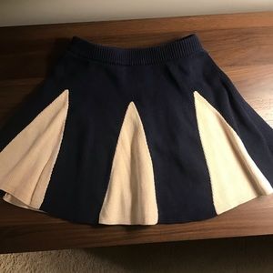 Hanna Andersson navy and beige skirt